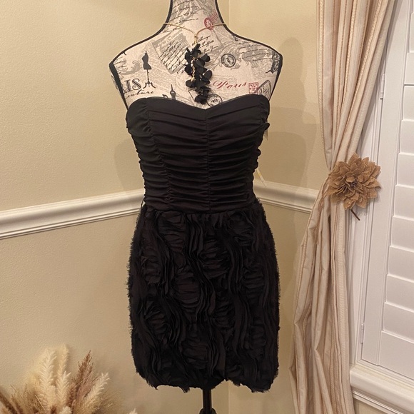 Jump Dresses & Skirts - Jump Elegant Black Strapless Dress